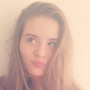 Meet your Posher, Caitlin